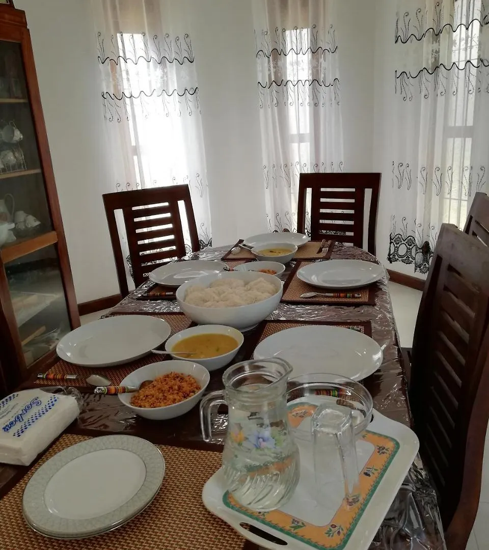 Air Port 5 Minutes Super Clean Upul Bed & Breakfast Negombo